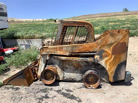 how put weights go on gehl skid steer 5460|gehl 5640 fuel capacity.